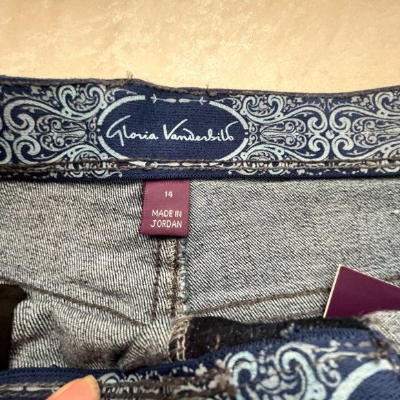 Gloria Vanderbilt Woman’s Black Barely Boot Cut Jean Pants Size 8 - Picture 5 of 8